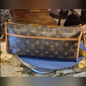 LouisVuittonPopincourt 22" Adj. CrossbodyStrap,(retired.(#1710).L12"×H.5.5"×W.5"